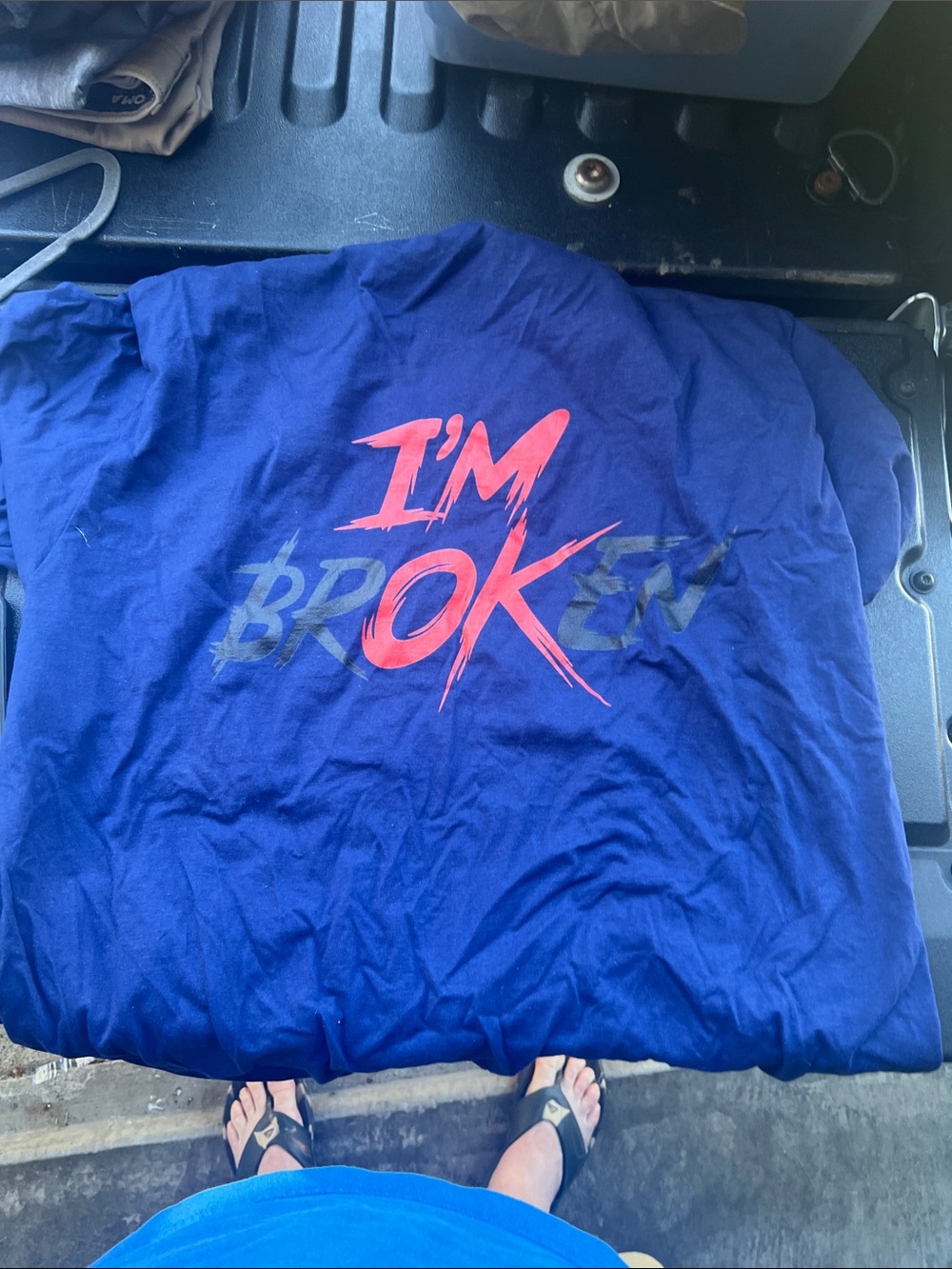 Men's Blue Short-Sleeve Graphic Tee with 'I'M BROKEN' Print